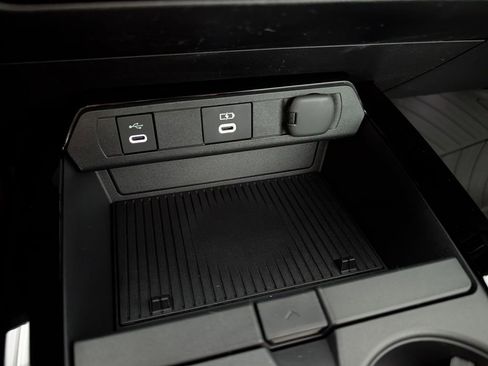 New 2026 Toyota Prius XLE image 13