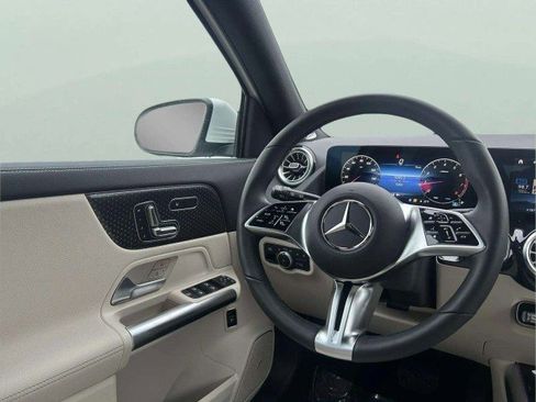 Used 2026 Mercedes-Benz GLA 250 4MATIC image 12