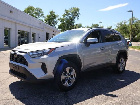 Used 2024 Toyota RAV4 XLE FWD image 4