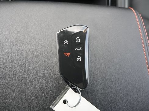 Used 2024 Volkswagen Atlas Peak Edition SE AWD/4WD image 39