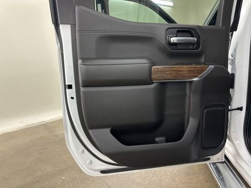 Used 2019 Chevrolet Silverado 1500 High Country w/ Trailer Camera Package image 28