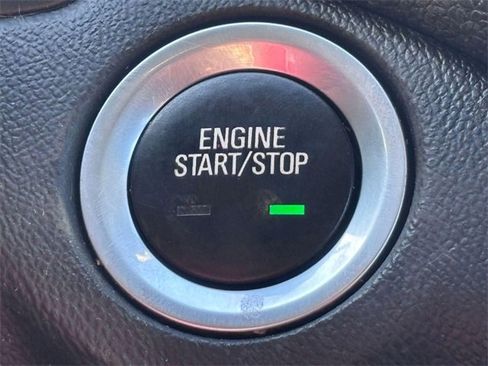 Used 2019 Chevrolet Equinox LT w/ Driver Convenience Package image 19