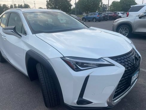 Used 2019 Lexus UX 250h w/ Premium Package AWD/4WD image 44