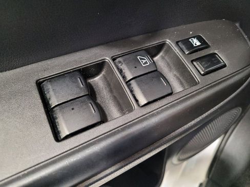 Used 2019 Nissan Versa SV FWD image 27