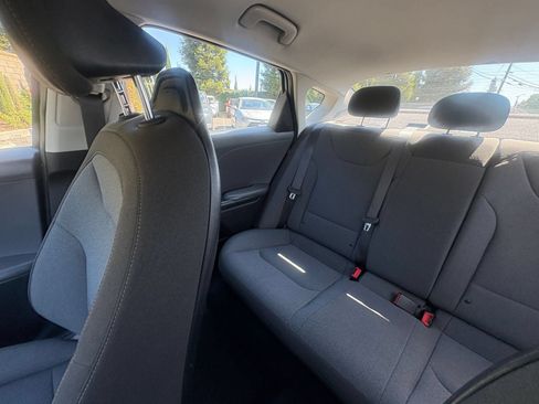 Used 2025 Kia K4 FWD image 34