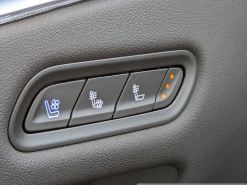 Certified 2023 Cadillac Escalade Premium Luxury image 22