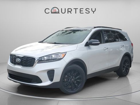 Certified 2019 Kia Sorento S image 1