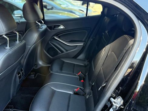 Used 2018 Mercedes-Benz GLA 250 4MATIC image 10