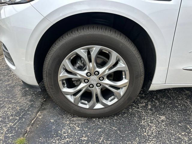 Used 2020 Buick Enclave Avenir w/ Avenir Technology Package AWD/4WD image 18