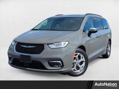 Used 2023 Chrysler Pacifica Limited