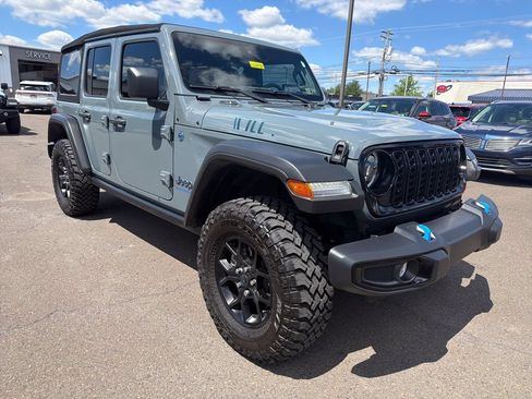 Used 2024 Jeep Wrangler Unlimited AWD/4WD image 8