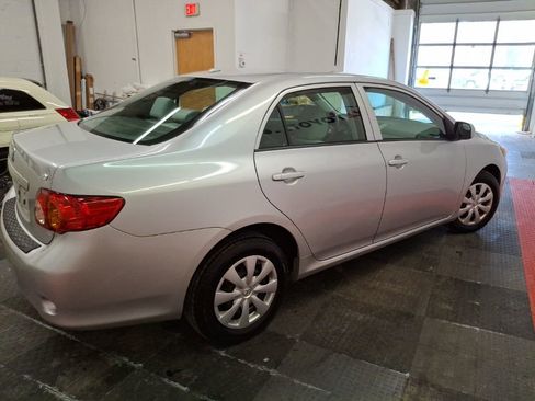 Used 2010 Toyota Corolla LE image 11