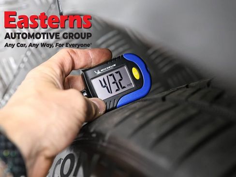 Used 2021 Tesla Model Y Long Range AWD/4WD image 22