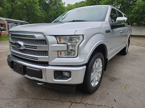 Used 2017 Ford F150 Platinum w/ Equipment Group 701A Luxury image 4