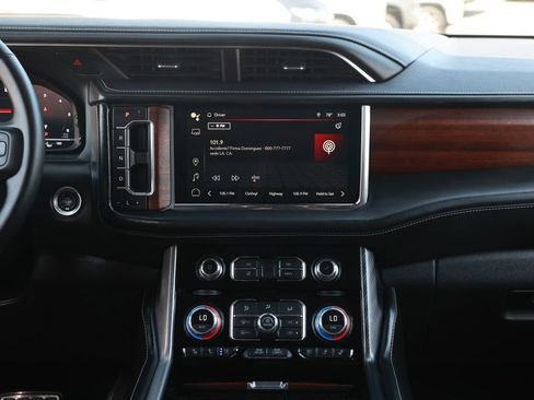 Used 2023 GMC Yukon Denali Ultimate AWD/4WD image 31