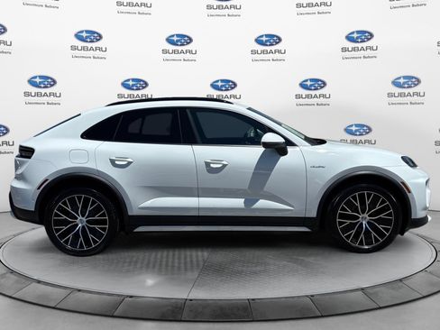 Used 2025 Porsche Macan 4 Electric AWD/4WD image 6