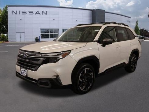 Used 2025 Subaru Forester Limited AWD/4WD image 5