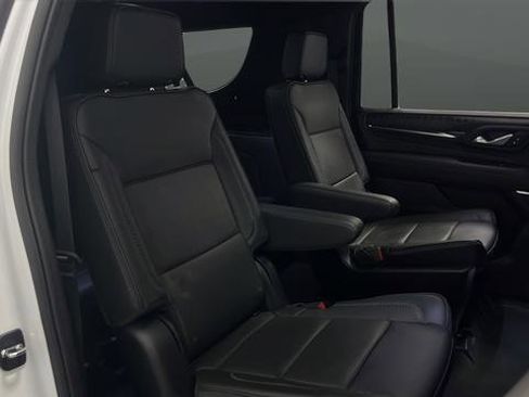 Used 2024 GMC Yukon XL Denali AWD/4WD image 24