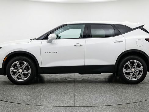 Used 2025 Chevrolet Blazer LT image 5