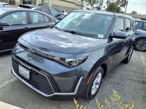 Used 2025 Kia Soul LX w/ LX Technology Package image 1
