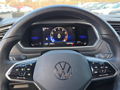 Used 2022 Volkswagen Tiguan SE R-Line AWD/4WD image 34