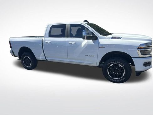 Used 2026 RAM 2500 Laramie AWD/4WD image 28