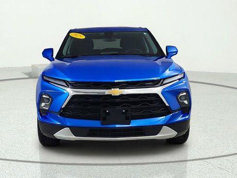 Used 2025 Chevrolet Blazer LT AWD/4WD image 2