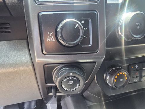 Used 2019 Ford F150 XLT w/ Equipment Group 302A Luxury AWD/4WD image 21