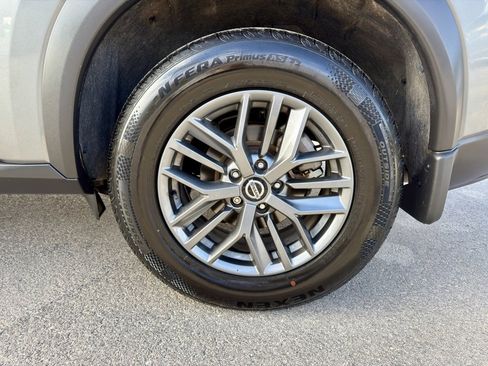 Used 2021 Nissan Rogue S image 31