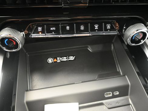 New 2026 Chevrolet Tahoe Premier AWD/4WD image 16