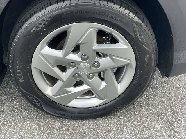 Certified 2024 Hyundai Kona SE FWD image 8