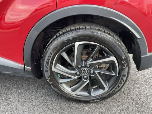 Used 2020 Toyota C-HR Limited image 8