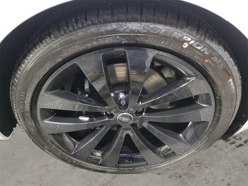 New 2025 Land Rover Range Rover Sport Dynamic SE image 11