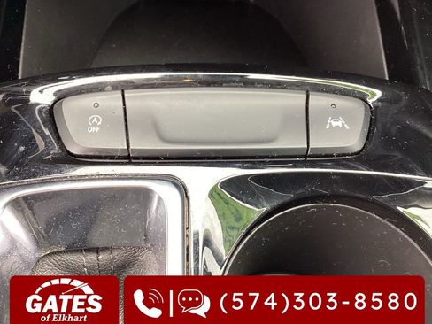 Used 2025 Chevrolet Trax LT FWD image 29