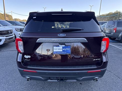 Used 2023 Ford Explorer XLT w/ Equipment Group 202A image 6
