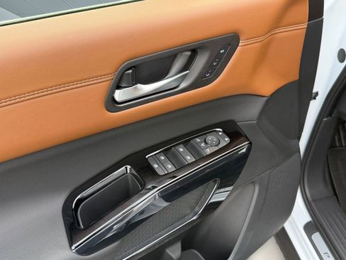 New 2026 Nissan Pathfinder Platinum AWD/4WD image 23