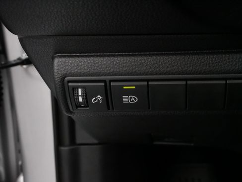 Certified 2025 Toyota Corolla LE image 27