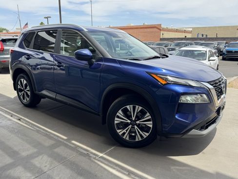 Used 2023 Nissan Rogue SV w/ SV Premium Package image 6