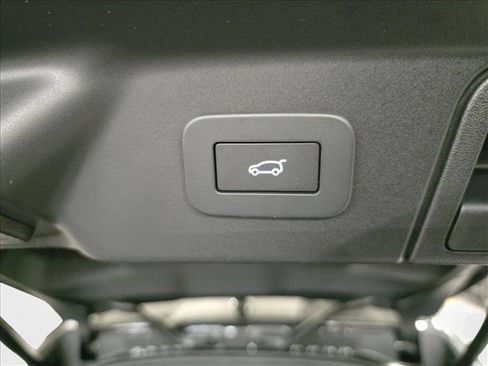 New 2026 Land Rover Range Rover Velar S AWD/4WD image 13