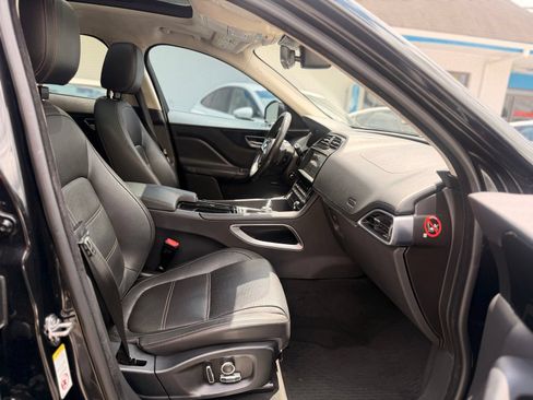 Used 2019 Jaguar F-PACE Prestige AWD/4WD image 23