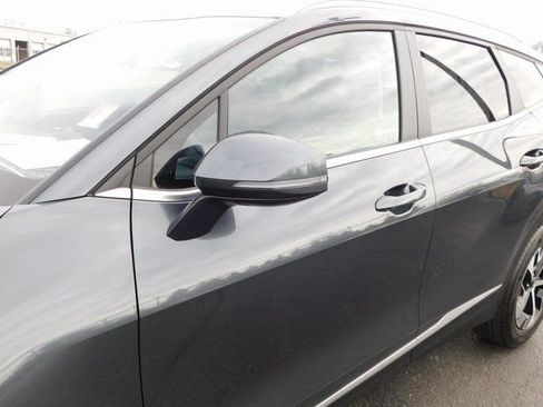 Used 2023 Kia Sportage EX image 11