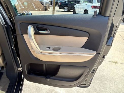 Used 2010 GMC Acadia SLT AWD/4WD image 16