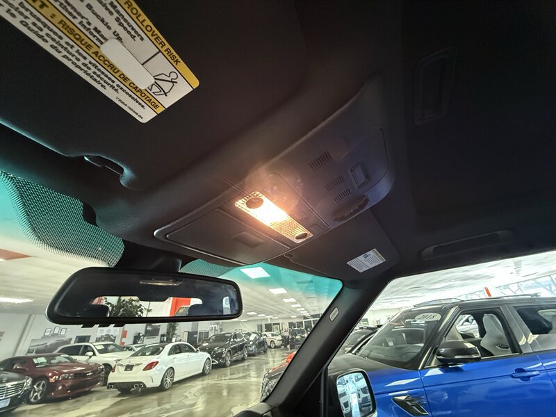 Used 2012 Land Rover Range Rover HSE AWD/4WD image 33