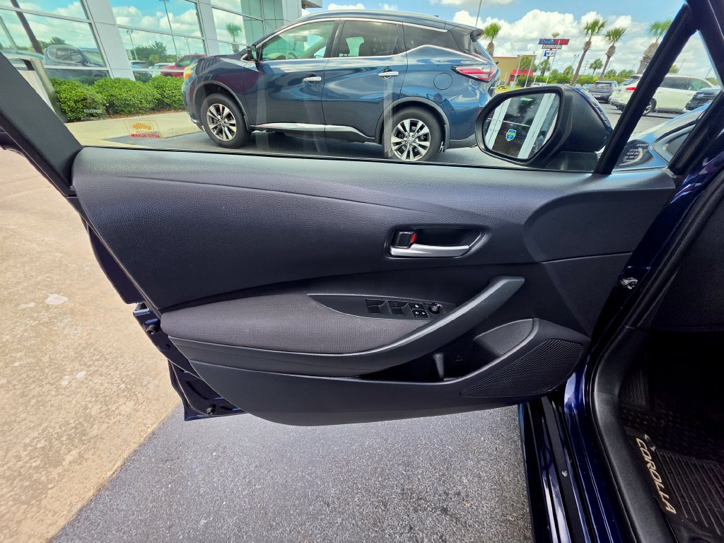 Used 2020 Toyota Corolla LE FWD image 11