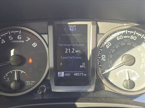 Used 2019 Toyota Tacoma TRD Sport image 11