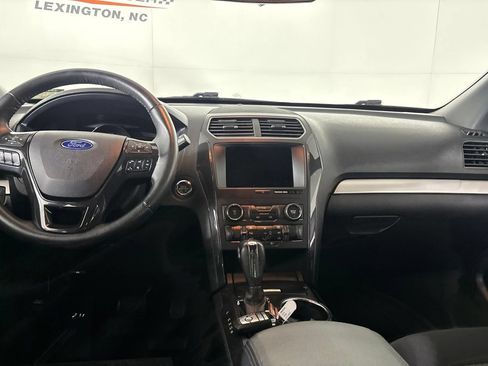 Used 2019 Ford Explorer XLT w/ Equipment Group 201A AWD/4WD image 23