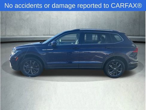 Used 2022 Volkswagen Tiguan SE w/ Panoramic Sunroof Package image 2