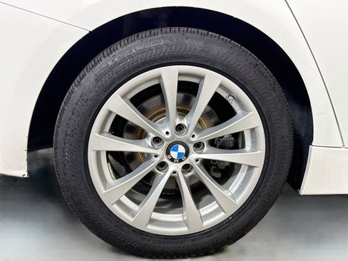 Used 2018 BMW 320i Sedan RWD image 33