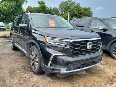 Used 2025 Honda Pilot Elite