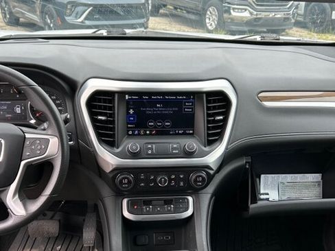 Used 2023 GMC Acadia SLE w/ Driver Convenience Package FWD image 9